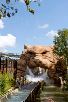 Log flume theme park ride