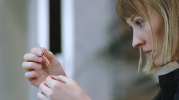  Female product designer creates biodegradable plastic alternative 